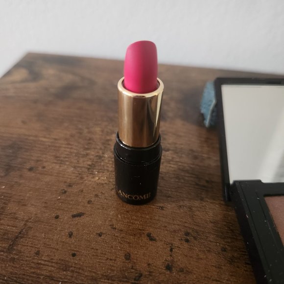 Make up - Picture 2 of 3